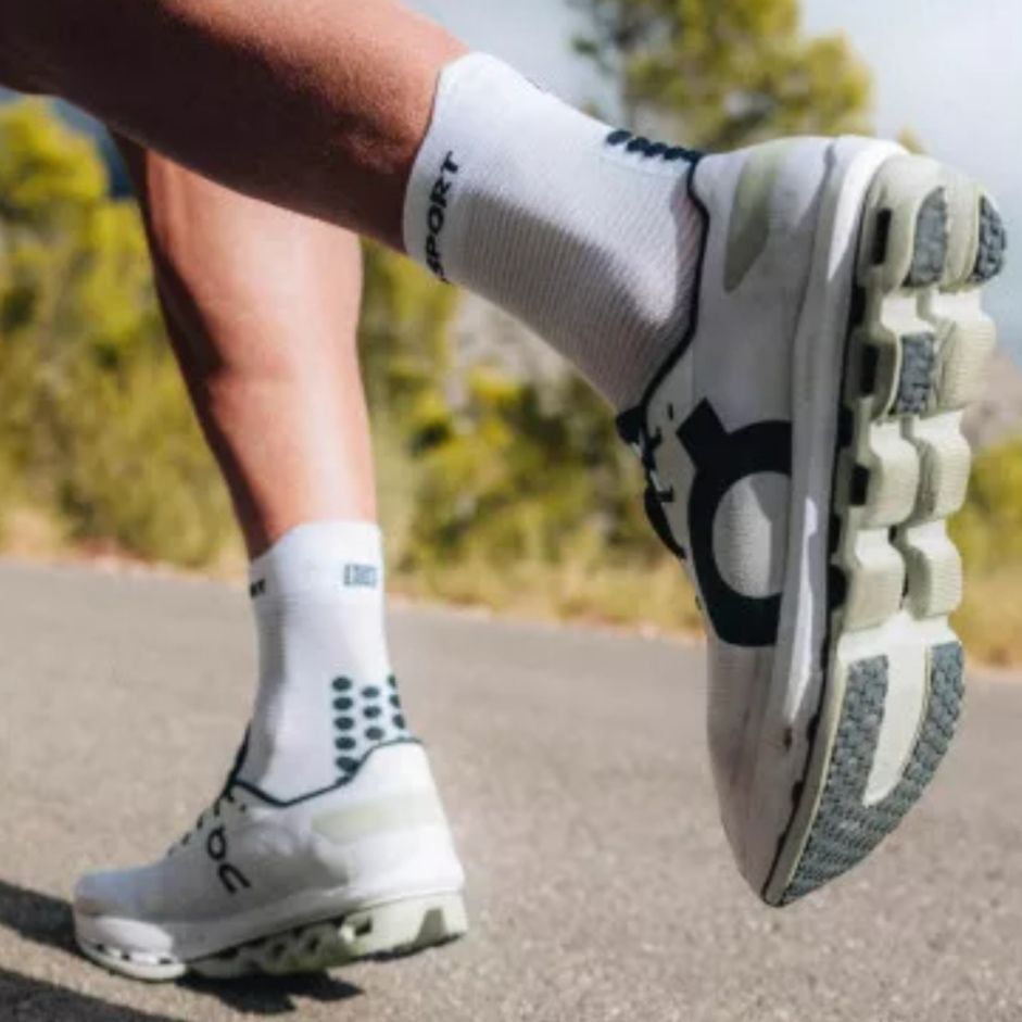 ถุงเท้า Compressport Pro Racing Socks V4.0 Run High