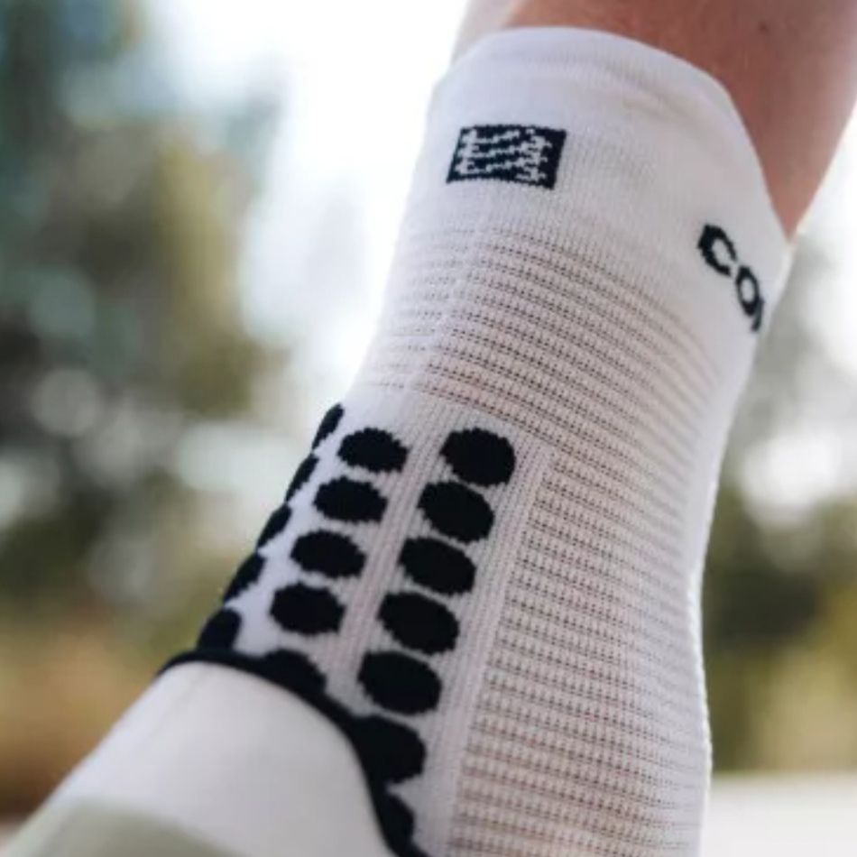ถุงเท้า Compressport Pro Racing Socks V4.0 Run High