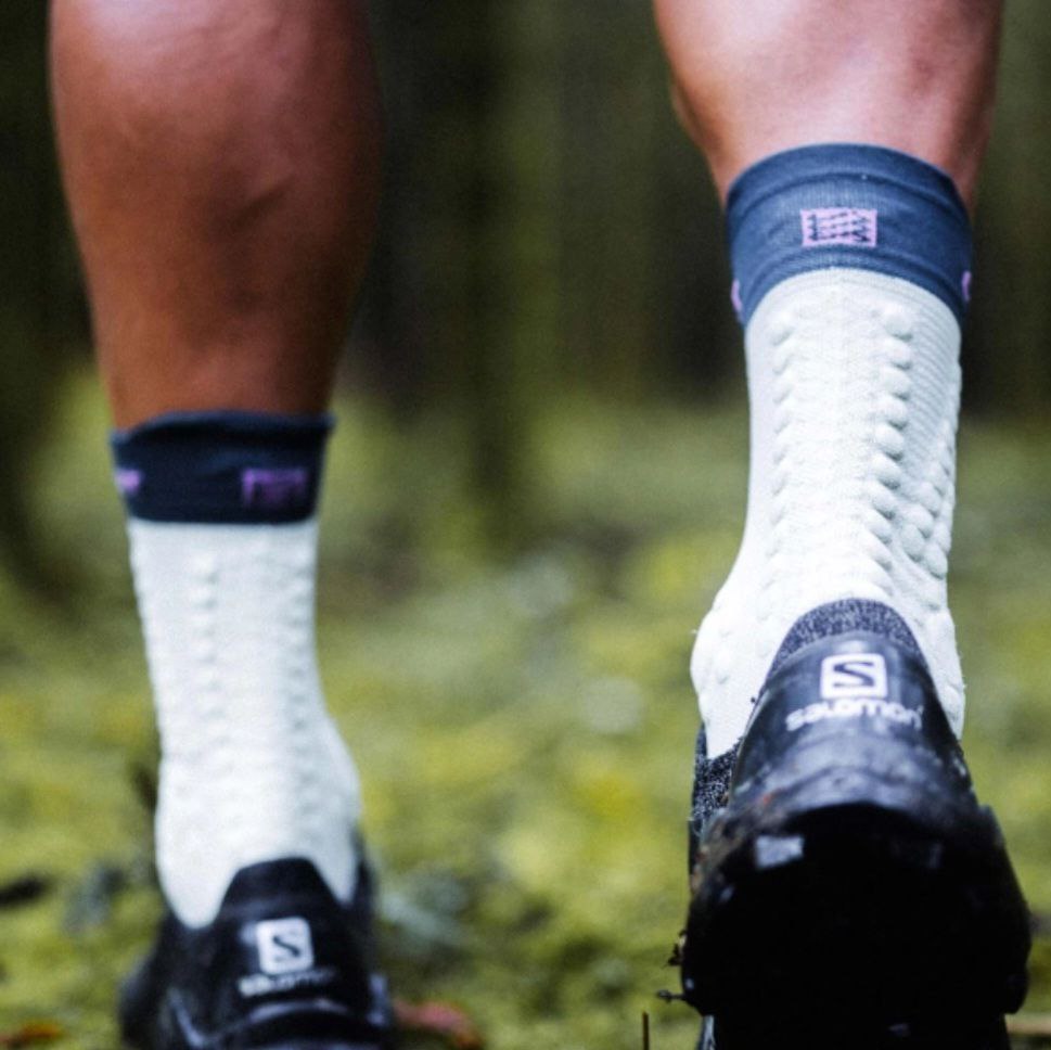 ถุงเท้า Compressport Pro Racing Socks V4.0 Trail