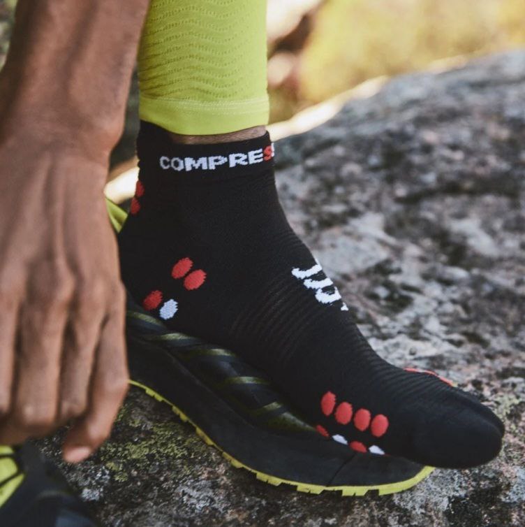 ถุงเท้า Compressport Pro Racing Socks V4.0 Low Cut