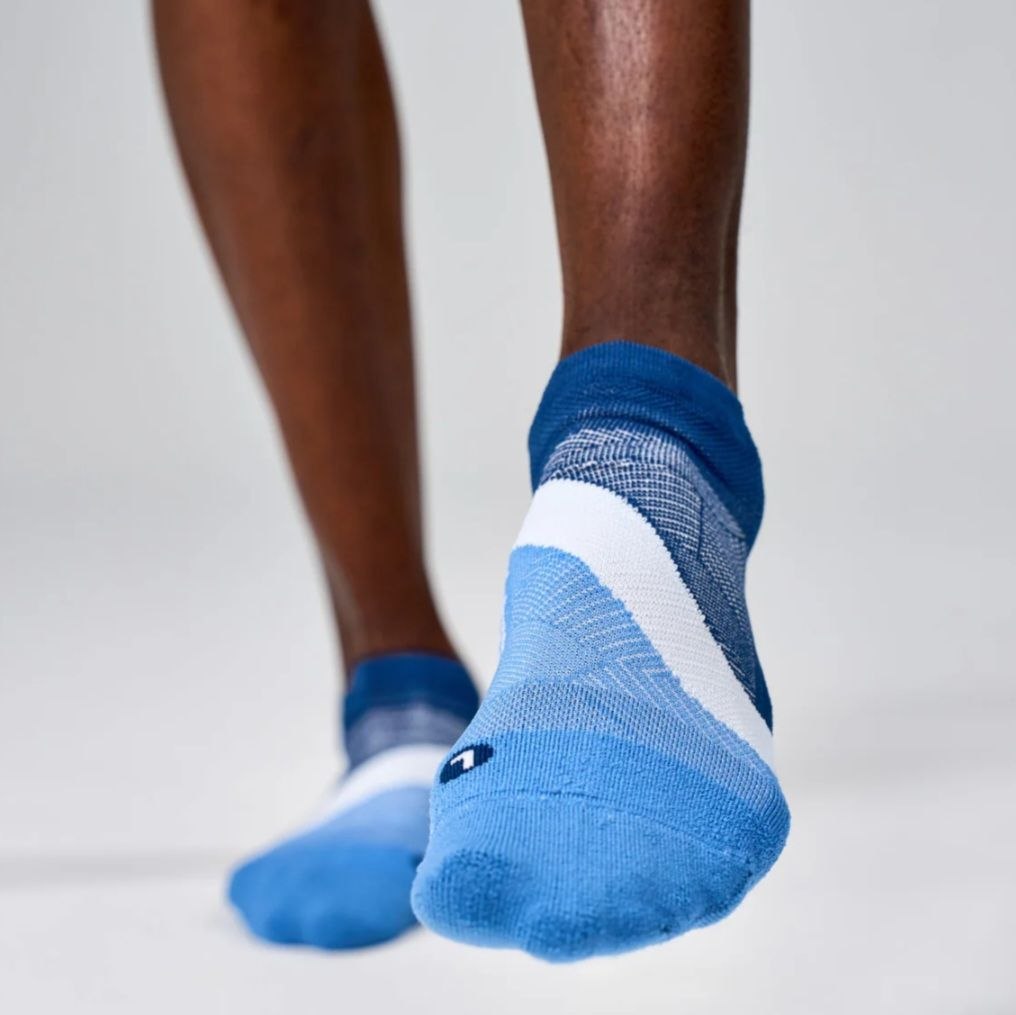 ถุงเท้า Feetures Elite Light Cushion No Show Unisex