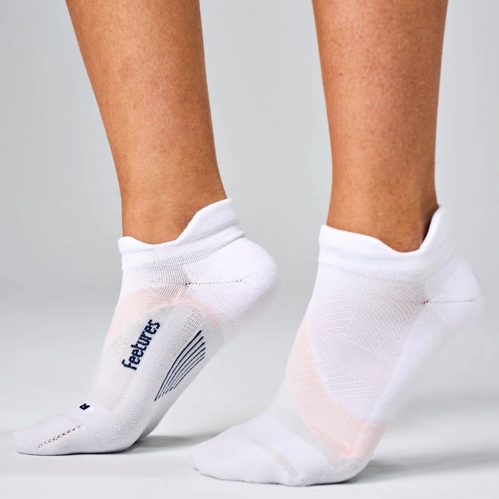 ถุงเท้า Feetures Elite Light Cushion No Show Unisex