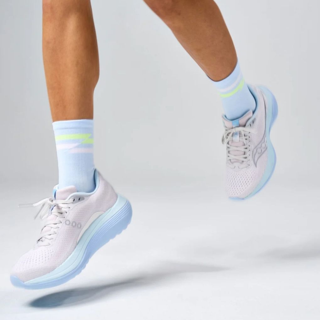 ถุงเท้าวิ่ง Feetures Elite Ultra Light Mini Crew Sock