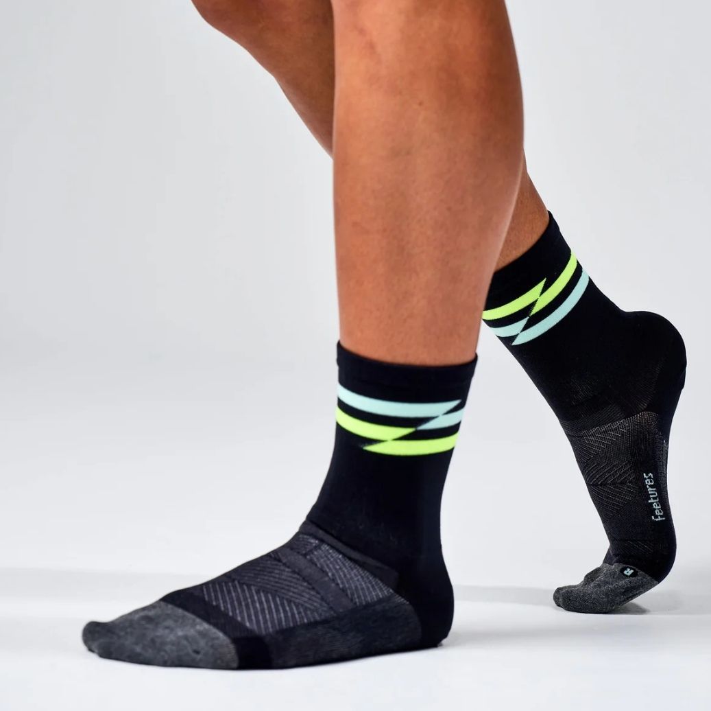 ถุงเท้าวิ่ง Feetures Elite Ultra Light Mini Crew Sock