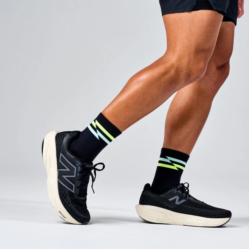 ถุงเท้าวิ่ง Feetures Elite Ultra Light Mini Crew Sock