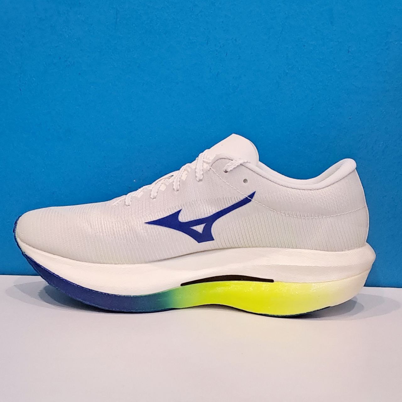 รองเท้าวิ่ง Mizuno Hyperwarp Pro