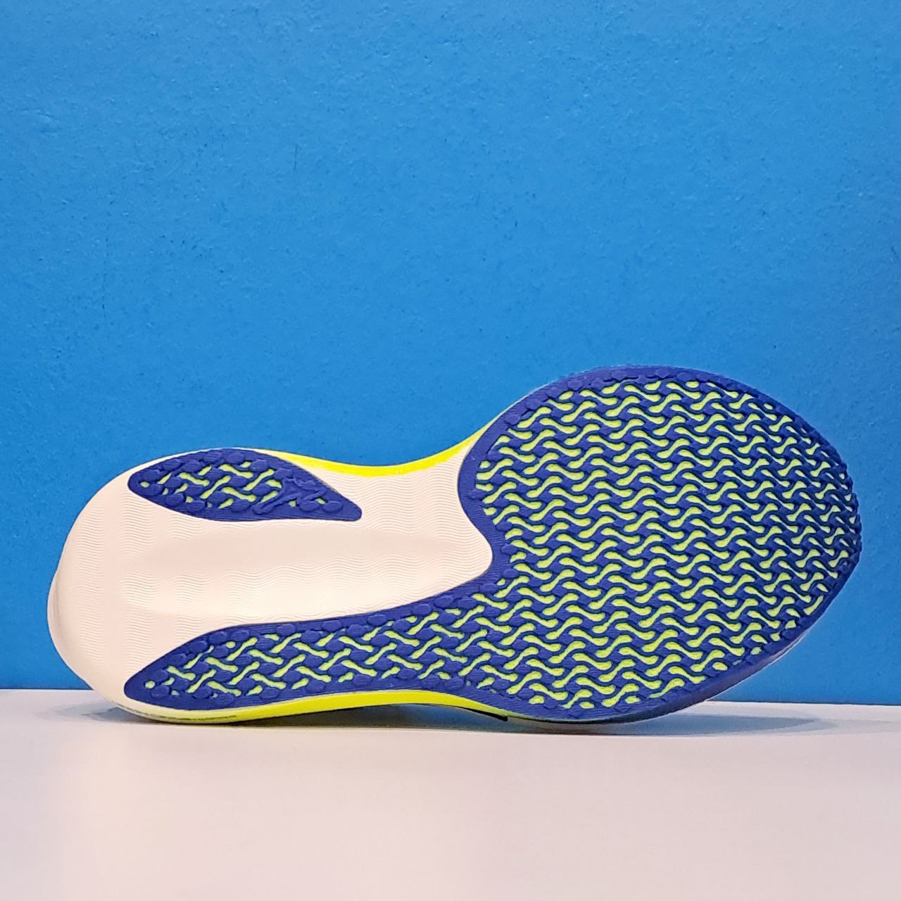 รองเท้าวิ่ง Mizuno Hyperwarp Pro